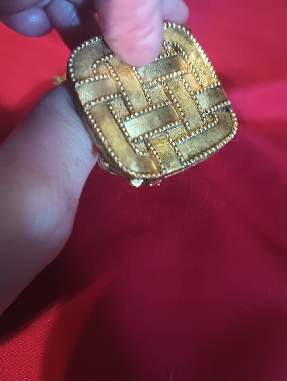 Vintage Aviance By Prince Matchabelli Perfume Locket Necklace. 32" Chain - Picture 4 of 8